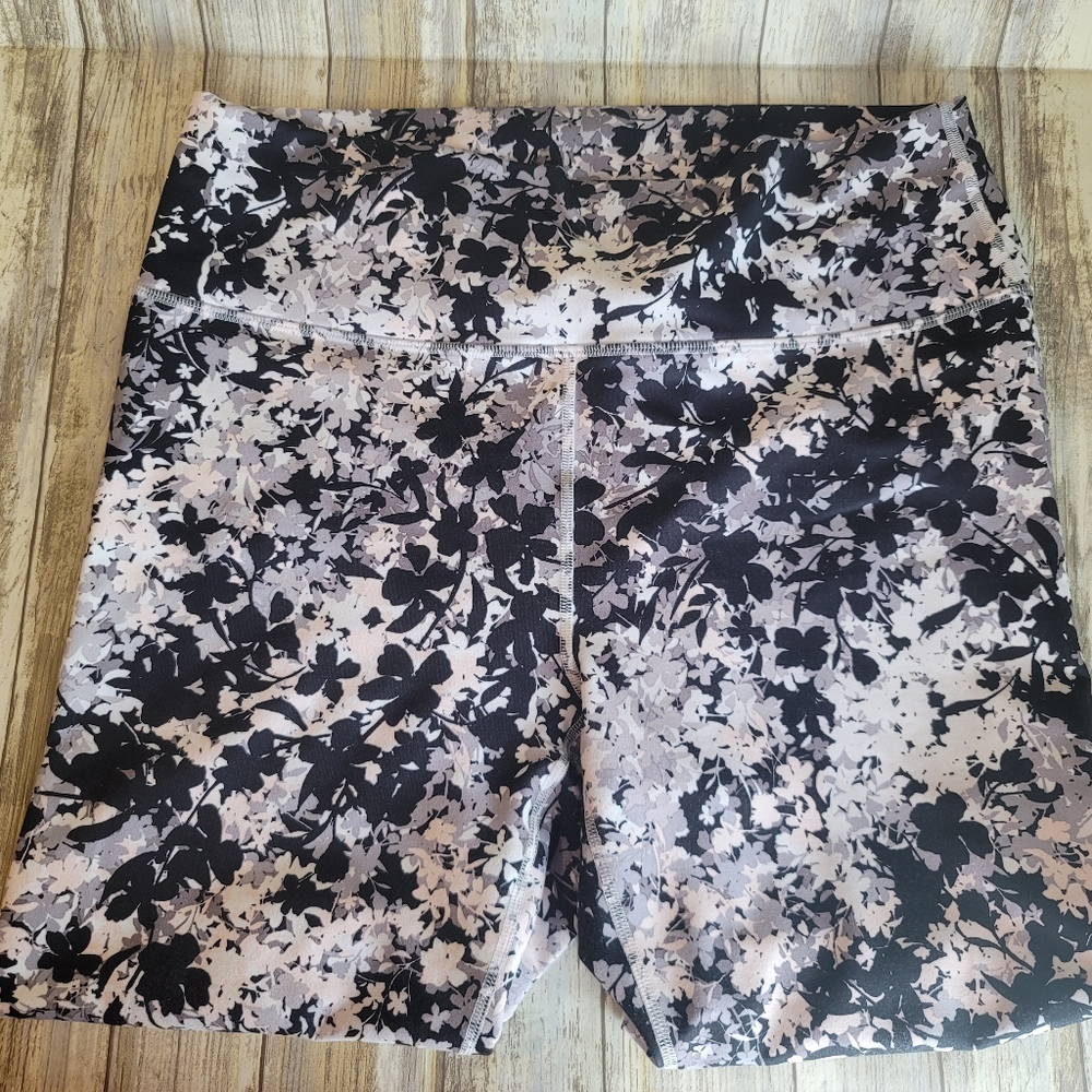 Women's Fabletics Power Hold leggings size XL